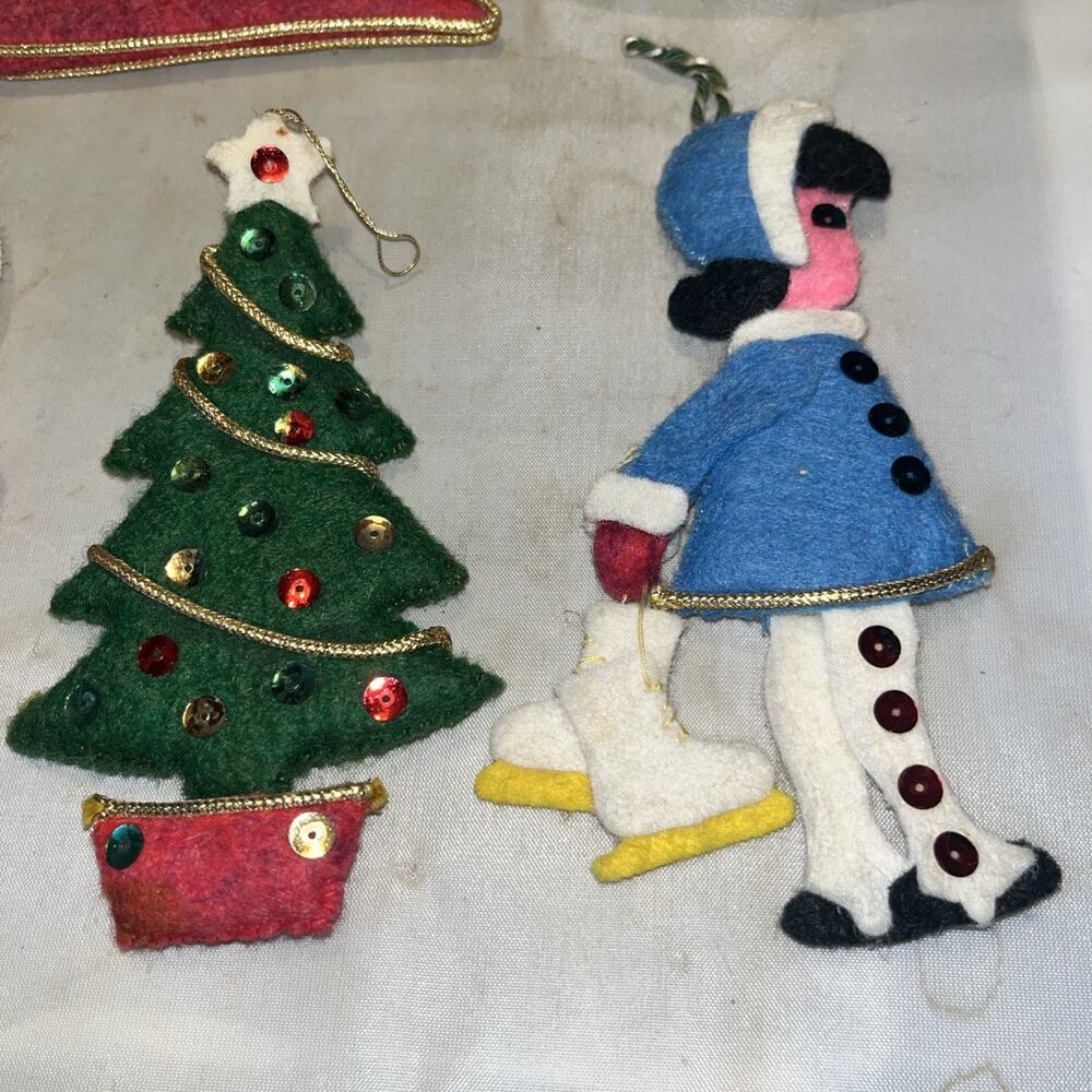VTG Bucilla? Handmade Felt Sequins Christmas Ornaments Lot 10 - Picture 2 of 5